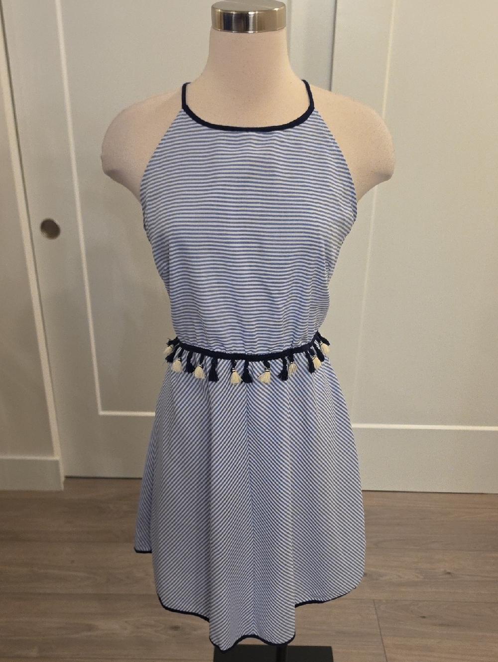 THML women’s Blue& White Striped summer dress with Navy Trim size L like new